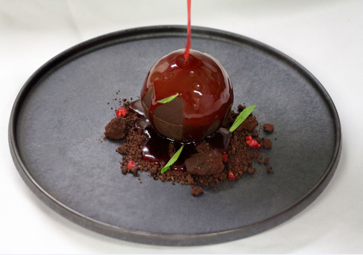 SCG__events's tweet image. Just before the chocolate implodes!
#scgevents #dessert #eventprofs
