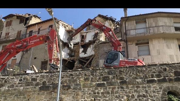 OK dei 28 paesi #UE a 1,2 mld per zone terremoto centro Italia. Ora manca solo via libera PE prossimo 13 settembre
goo.gl/bY8sLG