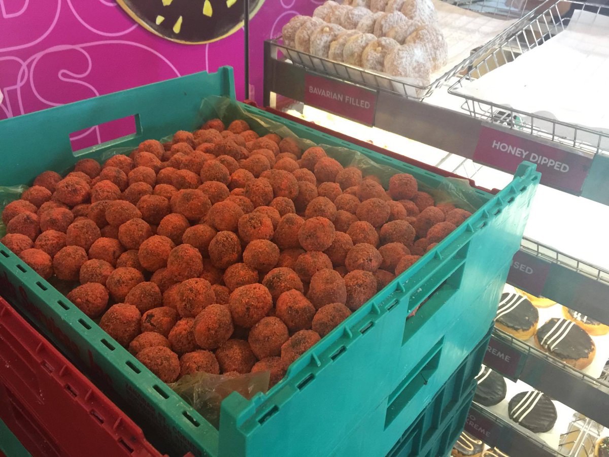 mlvntordecilla's tweet photo. Retweet this kakadeliver lang na Choco Butternut para madeliveran ka rin ng grasya at good vibes ngayong araw https://t.co/IdX9aJk1Nj
