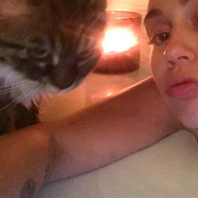 MileyCyrxsb's tweet photo. #CyrusOFF https://t.co/xF3ieHo01l