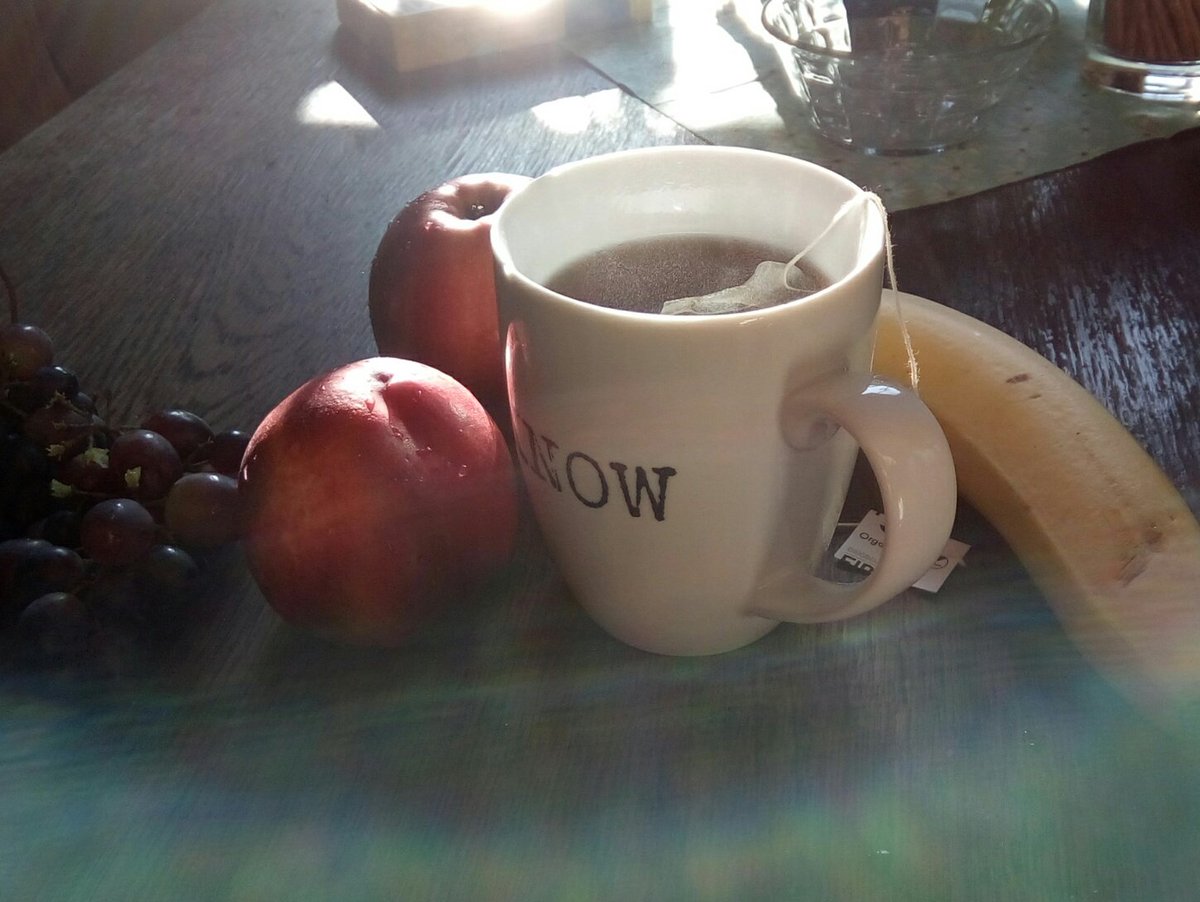 nonionplease's tweet photo. Fruit an tea. #goodmorgning #food #calories https://t.co/jBbQqAIb2A