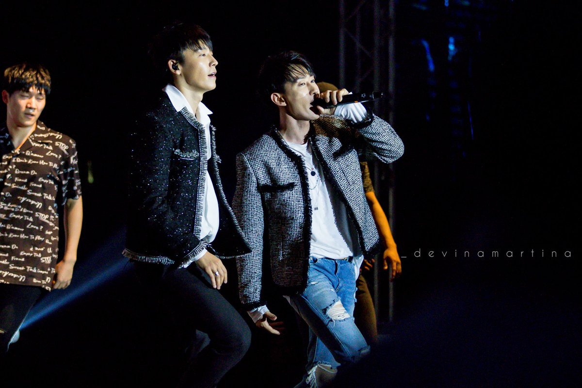 _devinamartina's tweet photo. 170904 Super Junior D&amp;E #이동해 #동해 #은혁 #SuperJunior #Donghae #Eunhyuk #kbee2017Jakarta #KBEE https://t.co/V0bc85gx62
