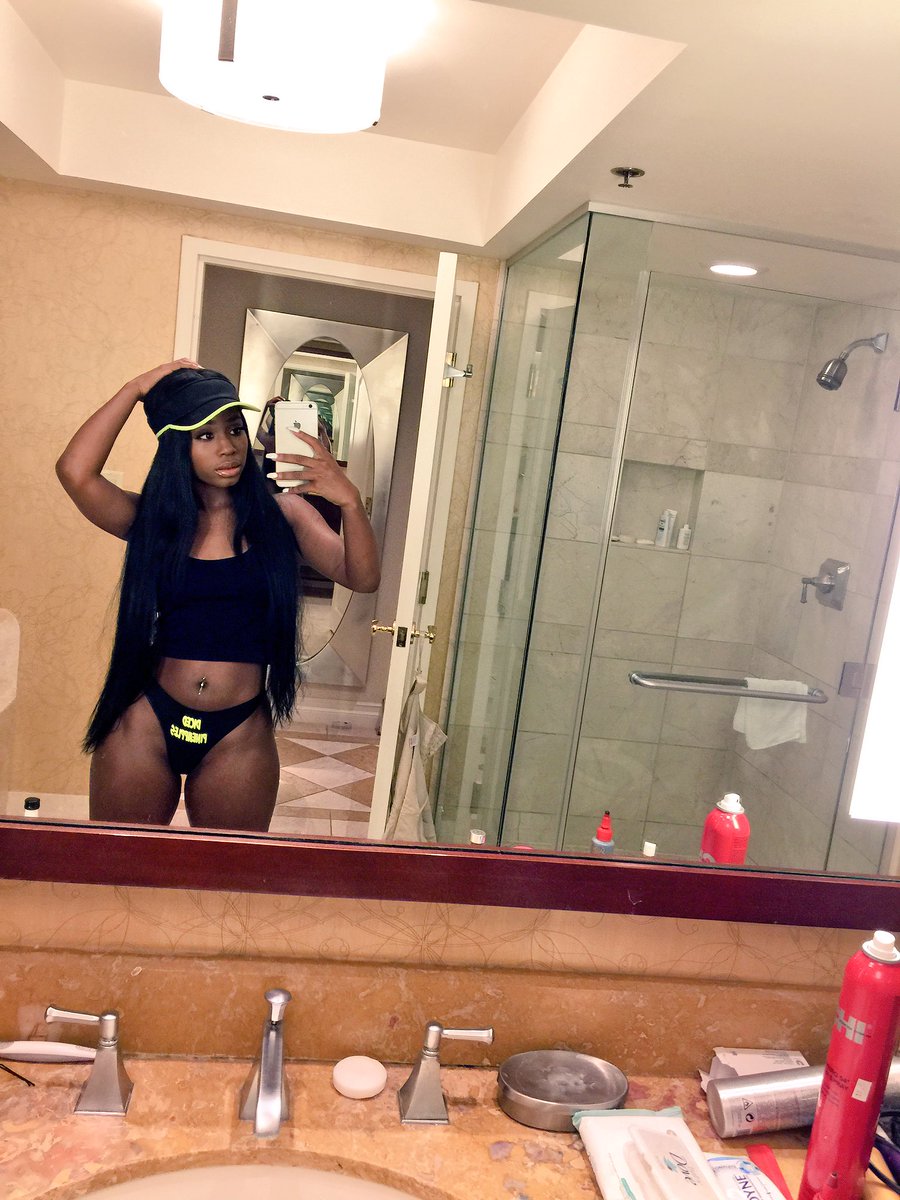 milani_taylos's tweet photo. Snack and the meal. https://t.co/LTVOBdDUts