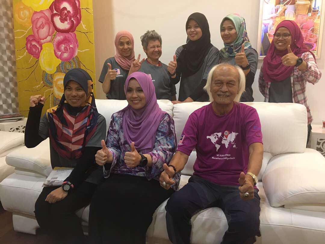 KembaraNegara's tweet photo. Temubual khas #KembaraSrikandiPrihatin @my_negaraku dengan @501Awani
#Merdeka60
#ClimbForCharity
#MakingLifeAnAdventure https://t.co/poxLV8IeoP