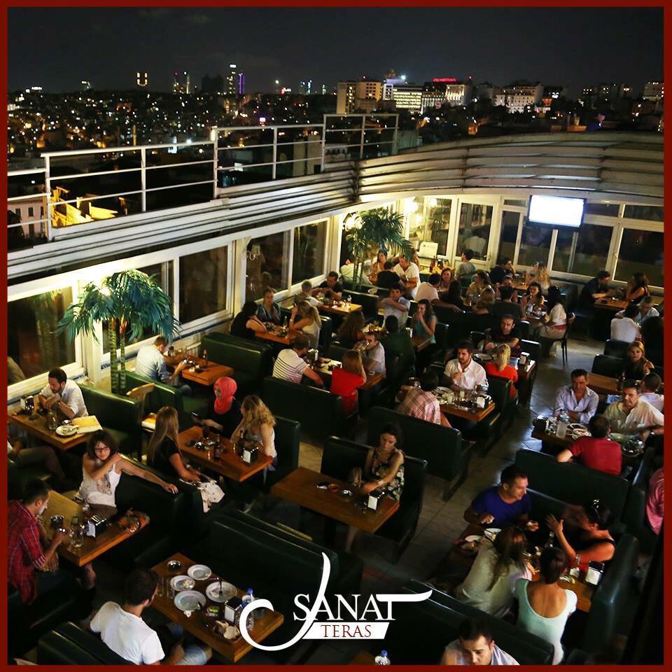 sanatrestaurant's tweet photo. Yaz akşamlarının keyifli sohbetlerini özleyenleri Sanat Teras'a bekliyoruz.
#sanatrestaurant #teras #nevizade #beyoğlu https://t.co/HOl4ASzEeI