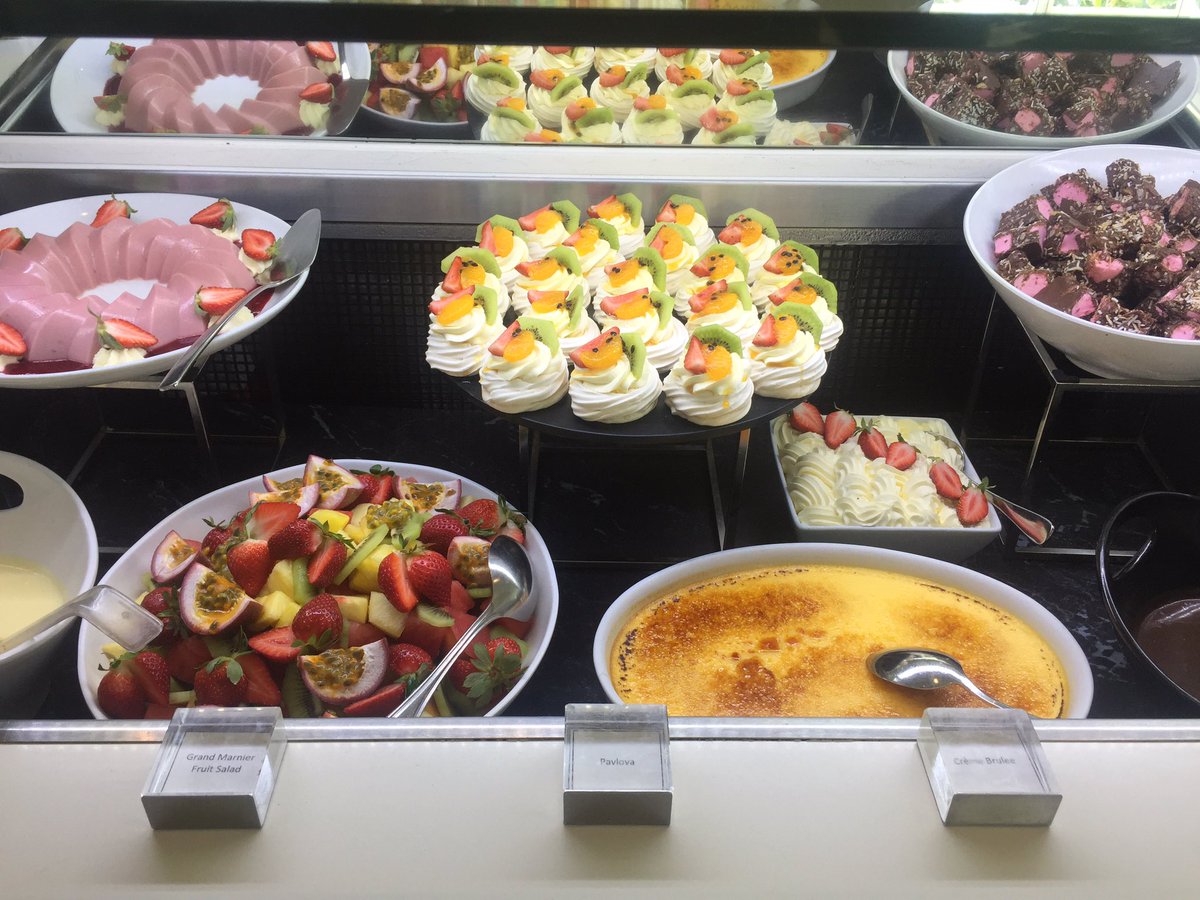 I'm the guy who comes to scrape all the crunchy topping of your pristine creme brûlée 😈 I'm definitely that guy. #itsaidallyoucaneat