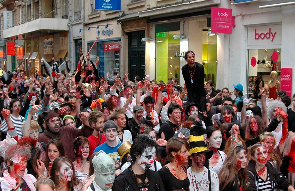 IGL_Lyon's tweet photo. Appel à bénévoles pour la 11e Zombie Walk de Lyon | Samedi 23 septembre 2017 https://t.co/EhfzFSCbRh https://t.co/p0uFXUBsGc