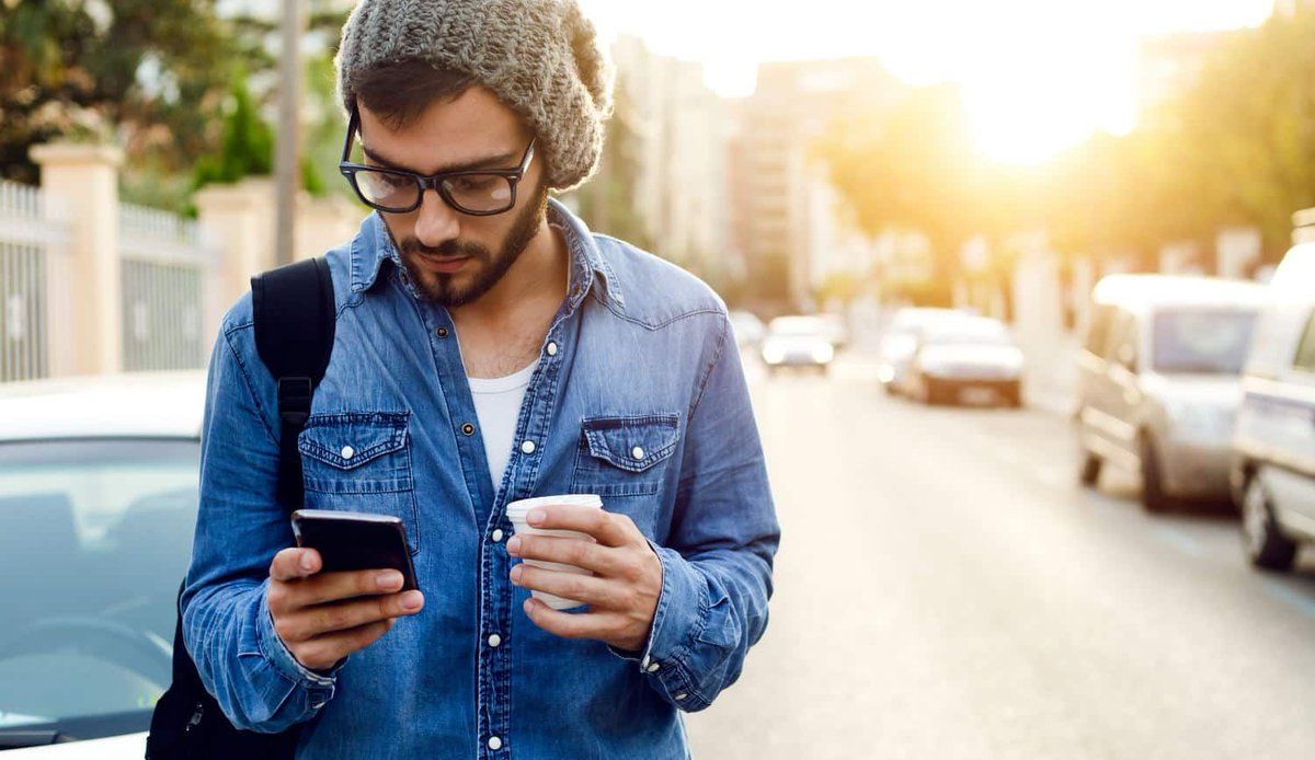 ChloLai's tweet photo. Quels rapports ont les Millennials avec la pub mobile? https://t.co/QW3wOsou3C https://t.co/uyPFhgFGfA
