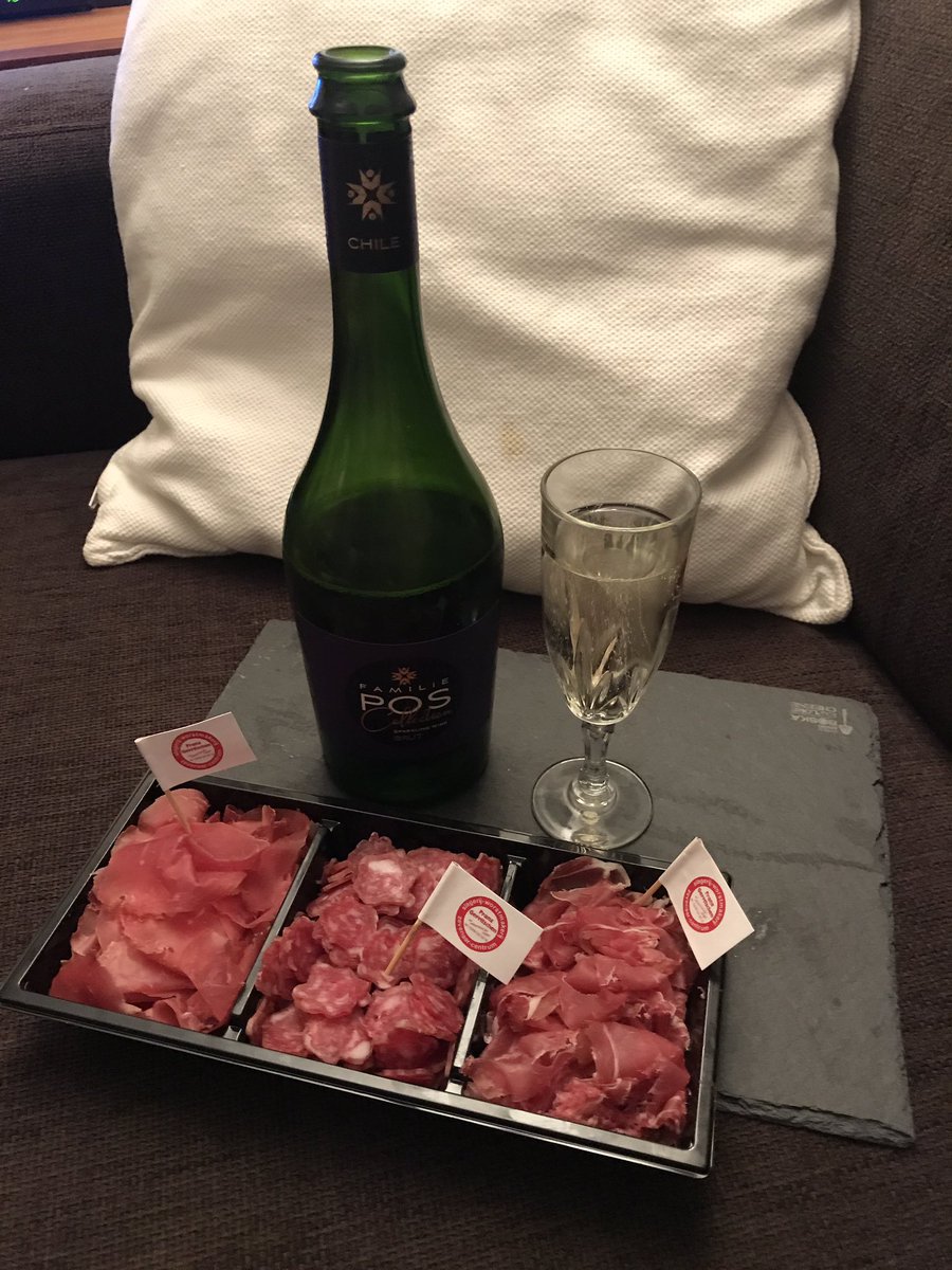 Gisteren was het zover! Heerlijke 'Familie Pos Collection Sparkling Wine Brut' van de @familiepos_Fan geproefd! #ondernemenzoalshethoort