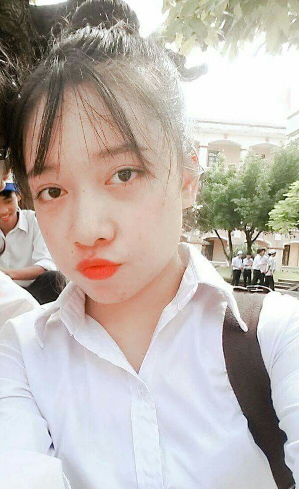 HanPhanARMY's tweet photo. Today is the opening day so I take some photos at my school 😊😊😊 Waiting for your comeback, my boys!! 😚
#btsselcaday #Seokjin #bangtan https://t.co/nK1PpNBokC