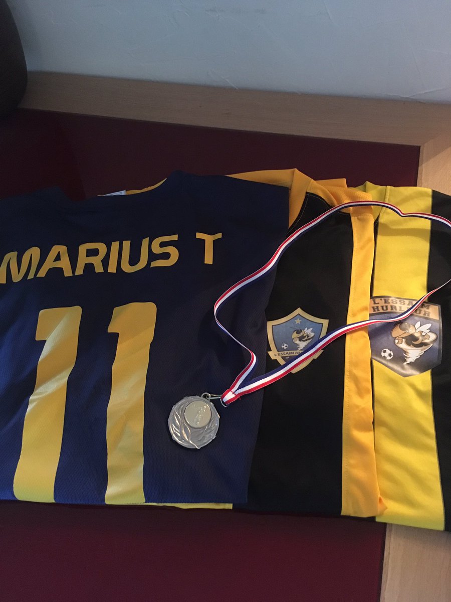 MariusT_EH11's tweet photo. @RemiAymard @RascasseCapac @lucaspieaudi @ldeluermoz @GCloonesque @MAY69718560 @Ratzoire @toniolibero @cahiers_du_foot
c'est fini #LDC9 https://t.co/h5XNvYqVa8