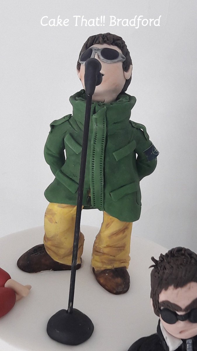 cakethatbfd's tweet photo. Happy 18th Birthday to Jack x @liamgallagher @oasis @NoelGallagher @PeteStanworth  #oasiscake #handmadefigures #alledible #stoneisland https://t.co/uXQhhLhIt6