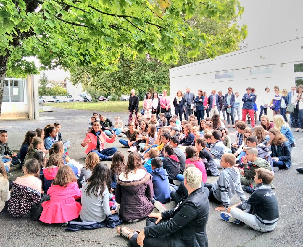 acpoitiers's tweet photo. Percussions et chorale pour #RentreeEnMusique au collège F.Gaillard à Cognac @charente, en partenariat avec conservatoire @GrandCognac https://t.co/kq3LTWPunP