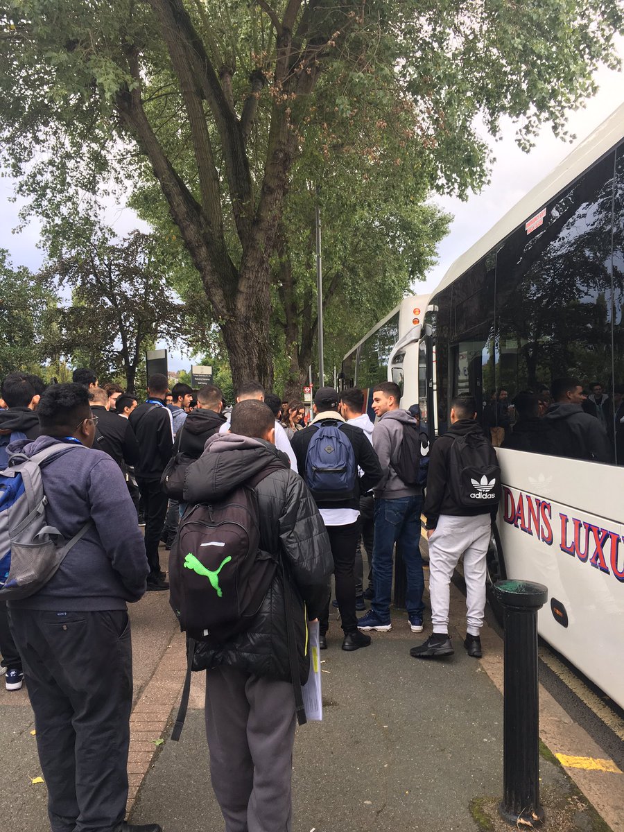 MonouXcollege's tweet photo. What a way to start the term - new #DigitalPathway students off to a trip to a war museum! 😎 https://t.co/Pcr51c5Pkz