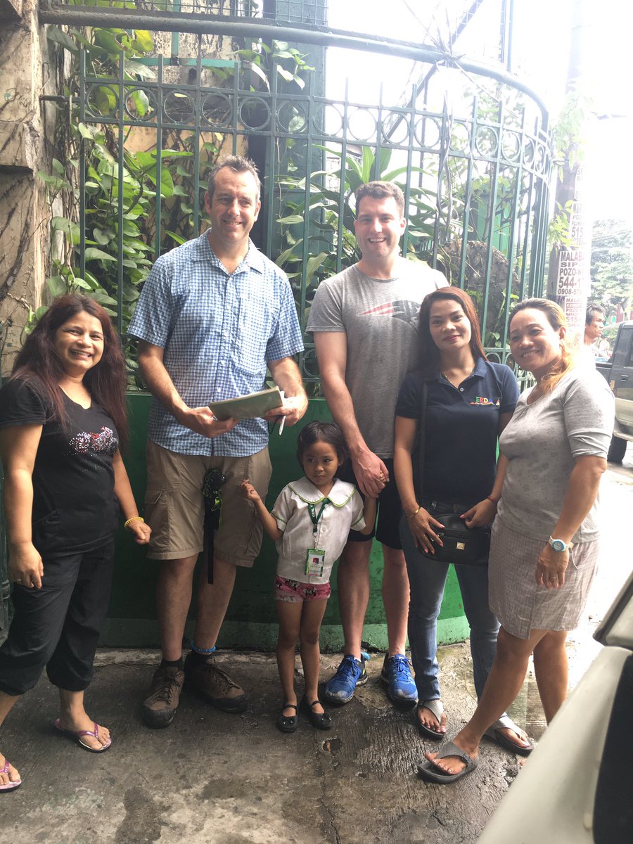 Dan_Lynch1's tweet photo. Partnering with ERDA #philippines2017 @johnfinneran @NewmanCollegeWA #immersion #shinethroughdiscovery  @RebeccaBramanto @groseben1 @skilcs https://t.co/3m6X7L3xpW