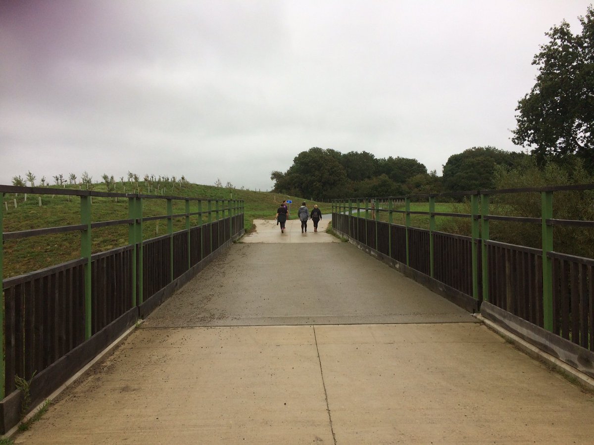 slimmeria's tweet photo. The path to self-discovery! Which direction would you take? #Battle #SlimmeriaSussex #health #fitness #afitteryou #newyou #lifechallenge https://t.co/BWQCYjNNho
