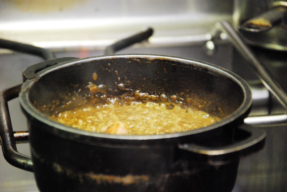 bardelpla's tweet photo. Preparando nuestro #Arooz de #Vieiras y #Papada... 🥘 https://t.co/HjD675Za9L #FoodLovers #Foodies https://t.co/jsiUEf5iAG