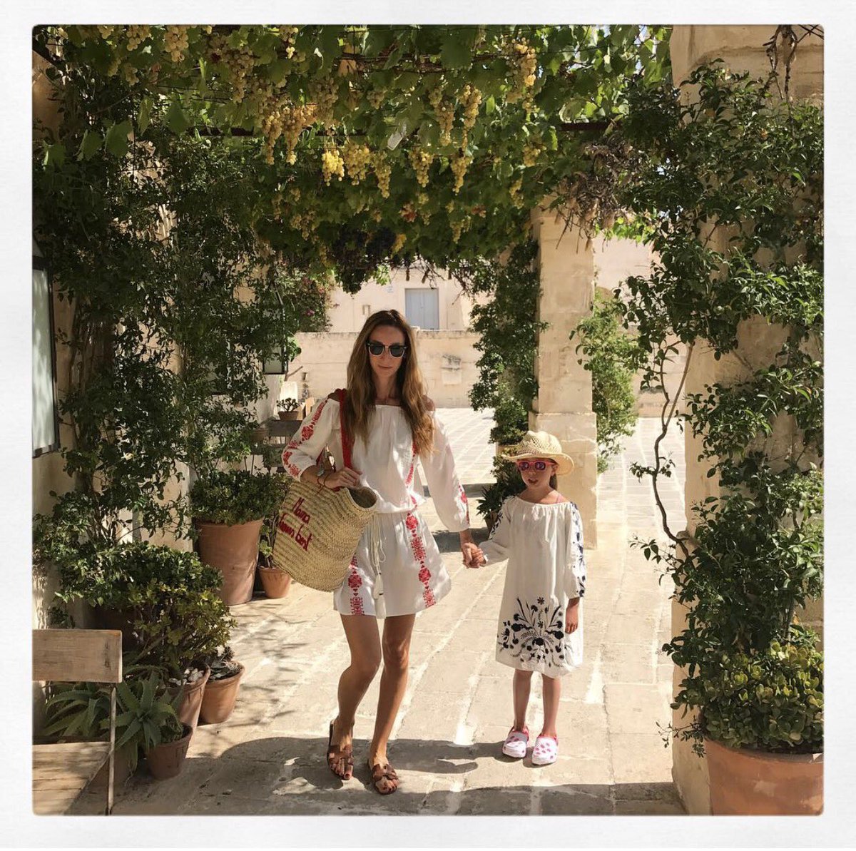 SoruJewellery's tweet photo. When it was sunny and we spent our days in @PampeloneCloth 🍇 https://t.co/lDX5aPtRwS