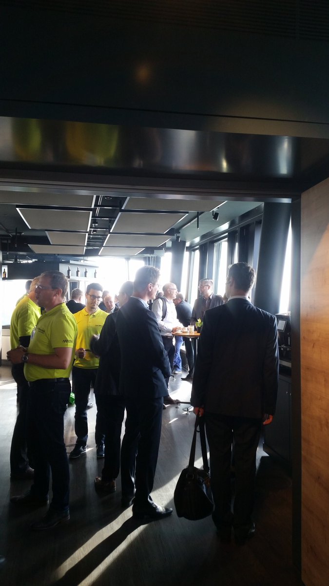 Arrow_ECS_DE's tweet photo. #ArrowGetConnected in Hamburg im #Clouds ist voll im Gange!
#Arrow_ECS_GmbH https://t.co/qpdPajHjp8