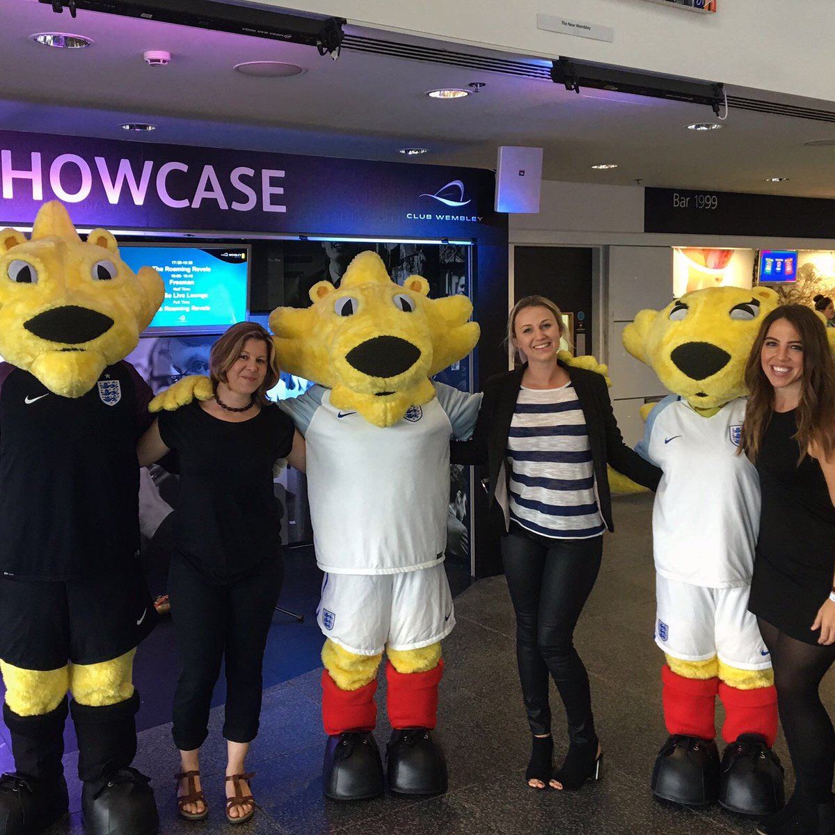 8RAYGroup's tweet photo. Rolling on to the #WorldCup in #Russia! Great to have The Roaming Revels &amp; Radio entertaining at #Wembley for the game! #3Lions #LiveMusic https://t.co/A4Awfb8QKu