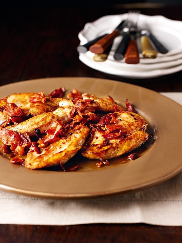 Nigella_Lawson's tweet image. A quick and delish supper: #RecipeOfTheDay is Chicken Schnitzel with Bacon and White Wine nigella.com/recipes/chicke…