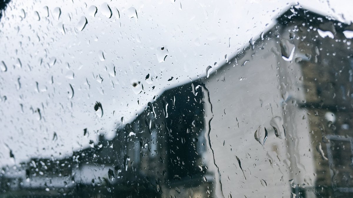 Sitting in the car outside work hoping the torrential rain might pass. Really don't want to go out there!