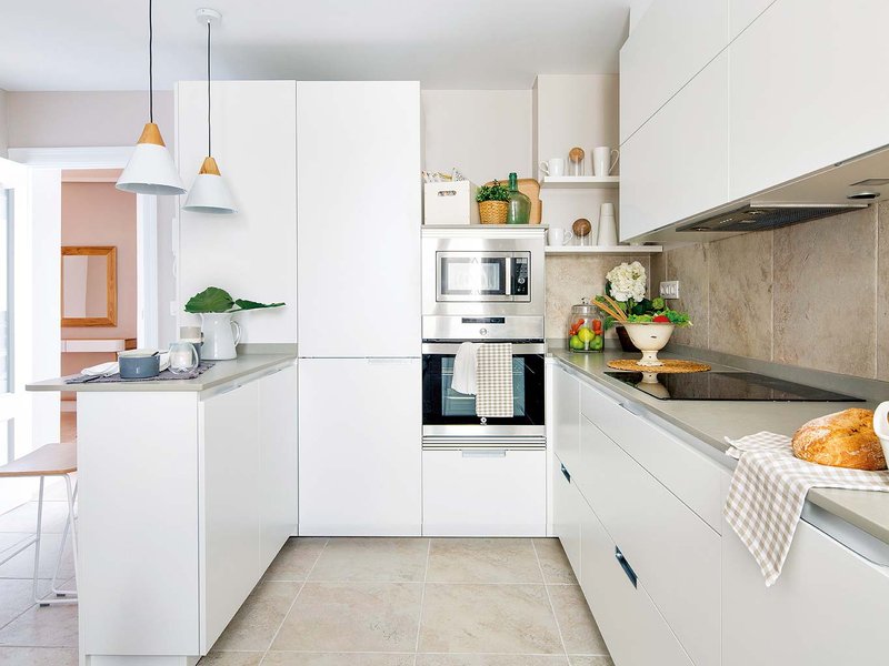 BegonaFG's tweet photo. Adoro estas #cocinas en blanco. Esta es una de mis favoritas por distribución y su línea tan depurada @MicasaRevista https://t.co/kCfgKpKDWE https://t.co/zYWMXEH6FI