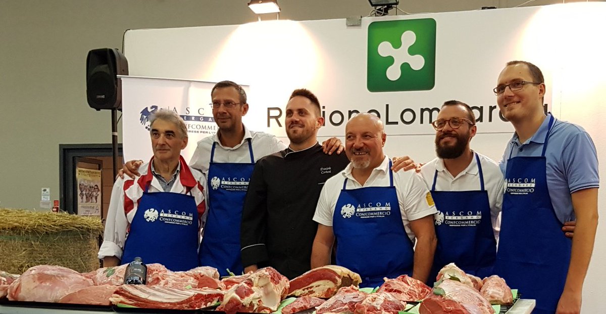 valnovasrl's tweet photo. ARREDAMENTI MAURI del gruppo VALNOVA partecipa alla FIERA DI S. ALESSANDRO  a Bergamo fiere,  fornendo all'ASCOM di CONFCOMMERCIO  Bergamo. https://t.co/Wd8eLrFTHb
