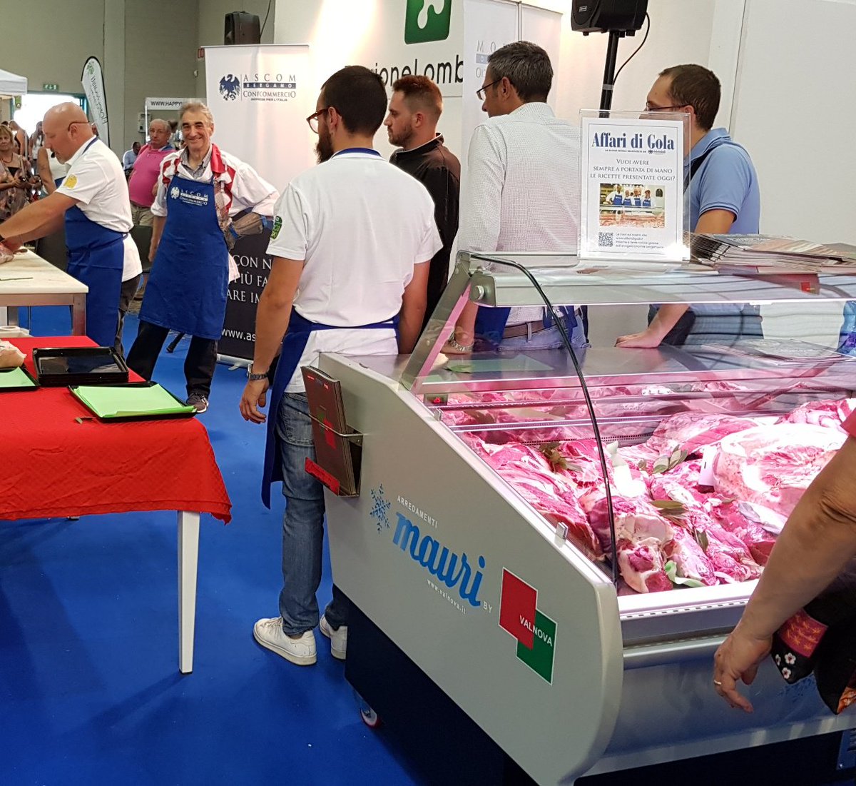 valnovasrl's tweet photo. ARREDAMENTI MAURI del gruppo VALNOVA partecipa alla FIERA DI S. ALESSANDRO  a Bergamo fiere,  fornendo all'ASCOM di CONFCOMMERCIO  Bergamo. https://t.co/Wd8eLrFTHb