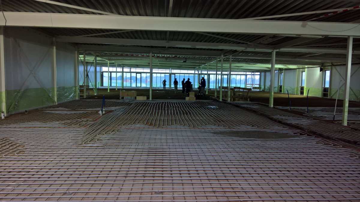 Frankema_NL's tweet photo. Storten &amp; monolith afwerken nwb van Slooten Vis te Urk i.o.v. @deboerbouw1 m.m.v. @NbcLeek &amp; @IJB_Groep. #Beton https://t.co/qFRx79Cb0Z