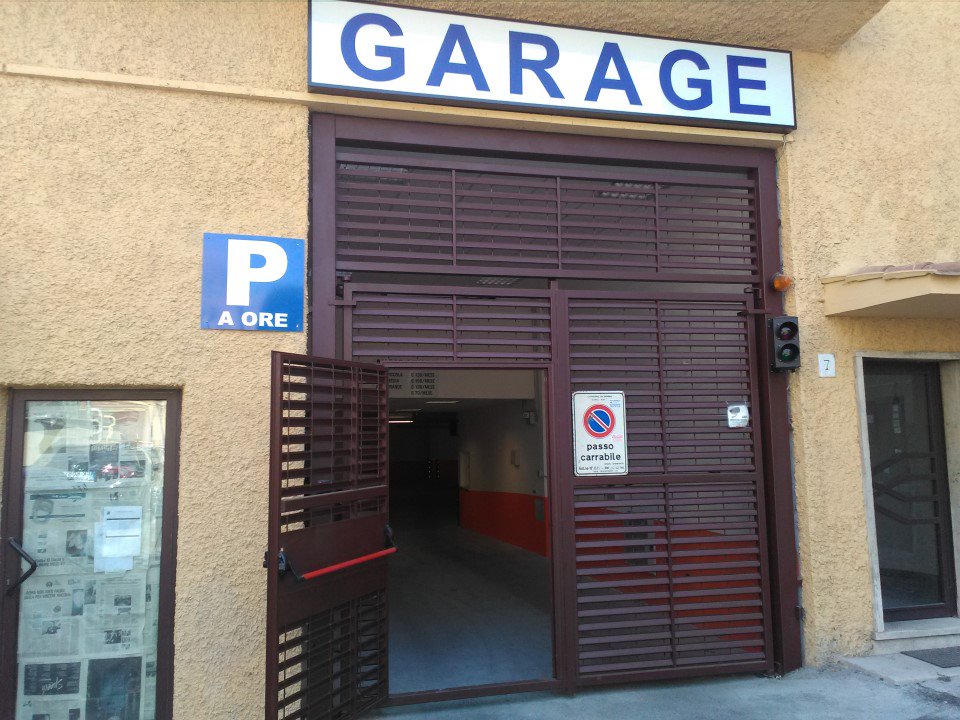 gruppomrcase's tweet photo. Centro Storico #Trastevere / In via Carlo Rusconi. In #affitto #autorimessa completamente ristrutturata https://t.co/fiW9Lt0R9i #MrCase https://t.co/eMSgwZtJ2E