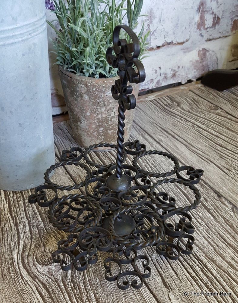 AtTheFrenchBarn's tweet photo. If you love a fresh egg, then this artistic egg holder could be just for you.
Just one of our great vintage items.
https://t.co/rgT8rfhbUY https://t.co/Fk6aV6CMTh