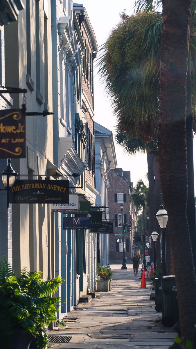 Daniel_cham's tweet photo. Dope sunset photo #downtowncharleston #wildmindmedia #a6500 #photography #goldenhour https://t.co/E4pZxINqY2