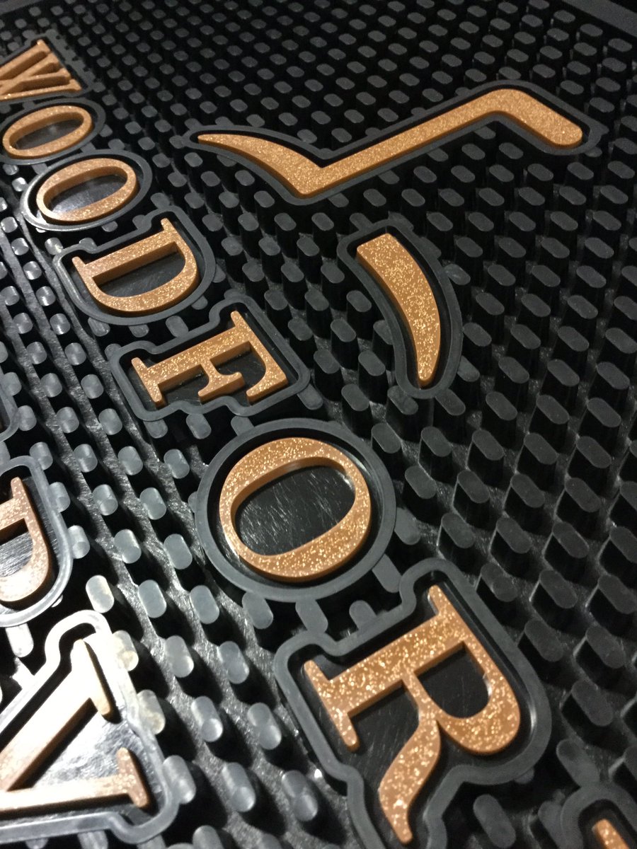 Polyenterprises's tweet photo. Check out this Woodford Reserve counter mat! #poly #polyenterprises #custombarmats #customrailmats #customerservice #poly https://t.co/zJ901dFxuD