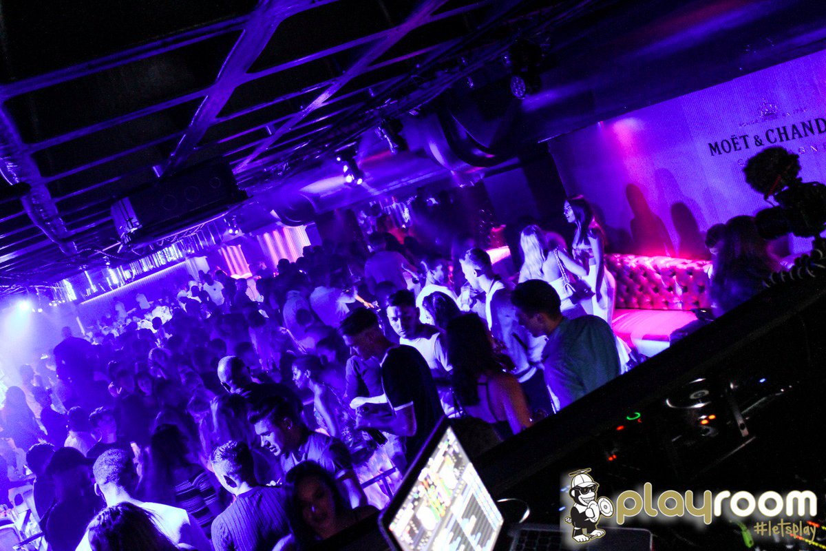 _Playroom's tweet image. Tonight,  our penultimate Marbella party of 2017. Who's out coming out to play @TIBUMarbella ??  📞📱 +447465983763 #letsplay