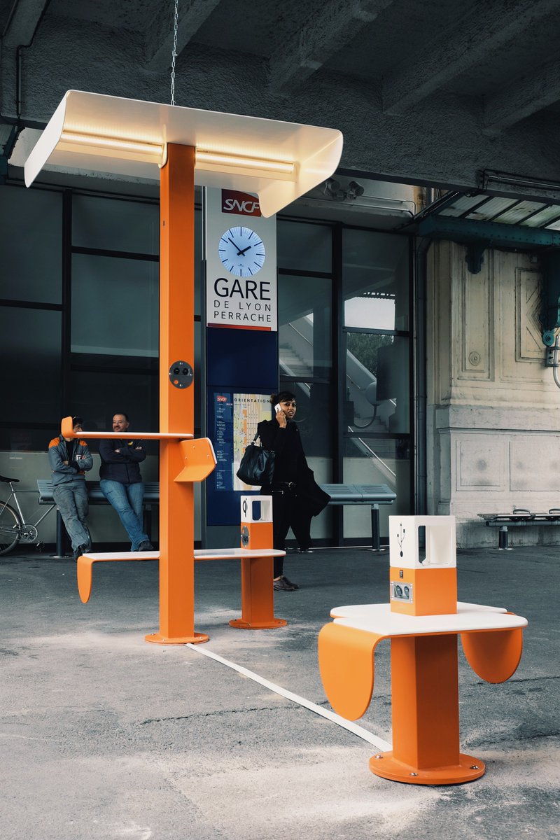 tf_urban's tweet photo. Learn more on "Nomad" here ! https://t.co/g14JECFfaE
A connected street furniture (usb &amp; induction charging / solar hub / LED)
More to come. https://t.co/9sYlAHEV4b