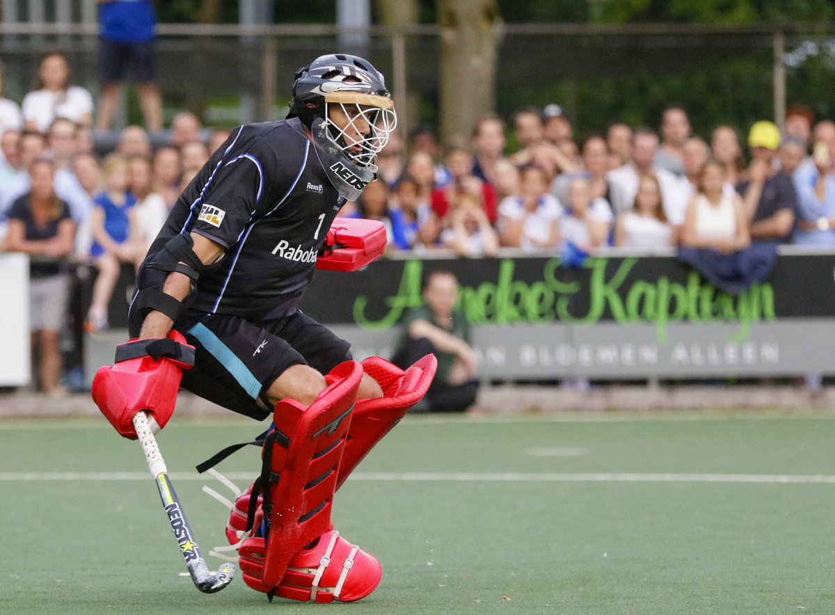 daveyharte's tweet photo. Focused &amp; ready for a new season in the Hoofdklasse! Back on the pitch tonight with @KampongHeren1 #BlauwWit #ForzaKampong 🔵⚪ https://t.co/myLQblnYtC