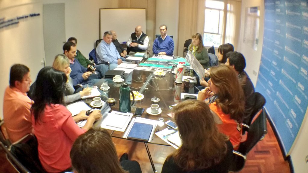 minpatchaco's tweet photo. La ministra @mali_serrano junto al Min. De @Min_Infra_Chaco Fabian Echazarreta y al titular de #APAchaco, @pacozisuela definiendo acciones. https://t.co/EbXjD8dxuP
