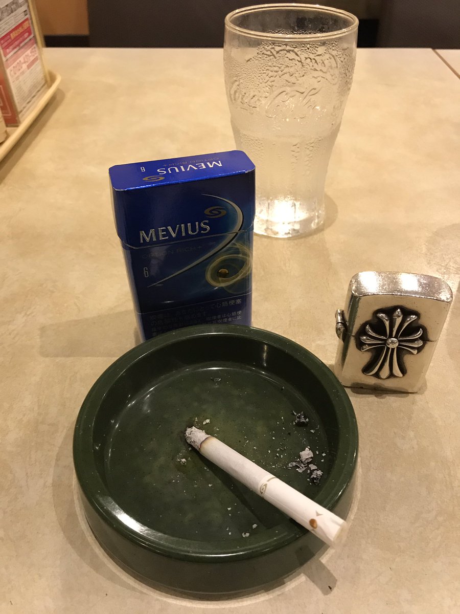 皇kou 犯逆者の声 𝐃𝐈𝐑 𝐄𝐍 𝐆𝐑𝐄𝐘sukekiyo 京崇拝 毎年この時期 夏が終わり秋が来る頃に風邪をひく俺 咳と鼻がムズムズする でもタバコ はやめられない