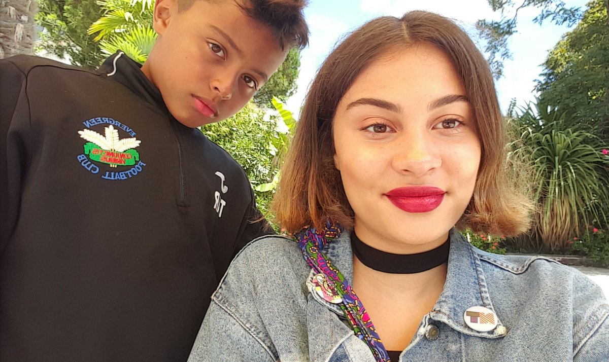 GemmaRees's tweet photo. Smile cause it's tuesdayyy👄👄 @GraysonDolan @EthanDolan #TuesdaySelfie #tuesdayselfie #DolanTwinsTuesday  ❤❤ https://t.co/aVo2esbMg5