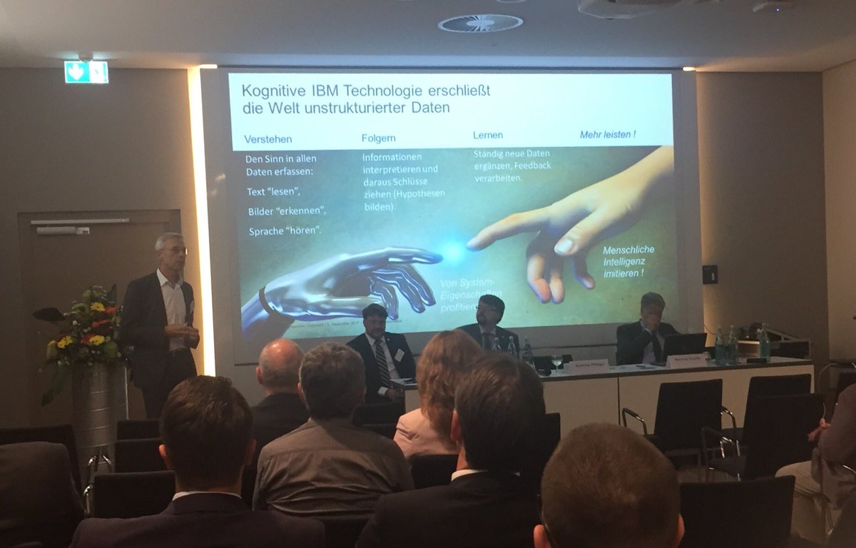 OpenData_Wtal's tweet photo. Ein Blick in die nahe Zukunft: Künstliche Intelligenz als Service für #E-Government #oev18 https://t.co/2yWIkXb5i1