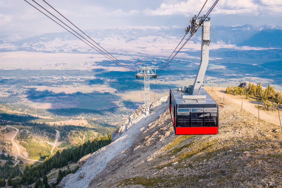 luxuryskimag's tweet photo. North America's Top 10 Independent Ski Resorts (Part I) https://t.co/zrmoLY4eQm #skiing @jhski @Telluride @TaosSkiValley @sunvalley https://t.co/l6Fc6Q5blm