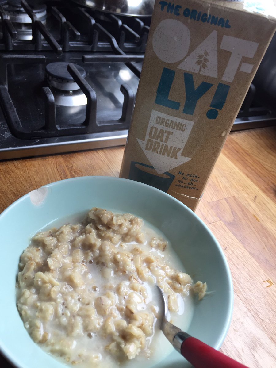 TobyVPhoto's tweet photo. @OatlyAB @OatlyUK Thank you. And your welcome. #PostDairy #Vegan #Porridge #StillSteaming https://t.co/zJWmvzUrs3