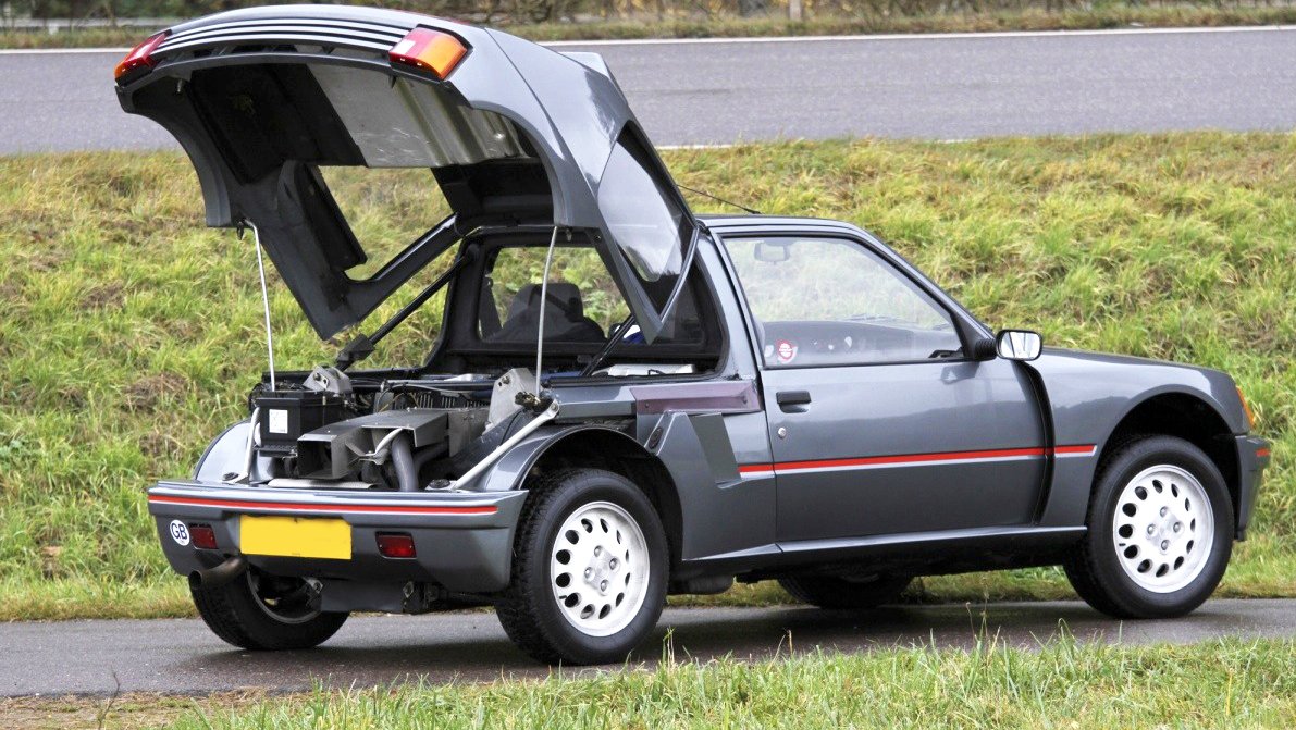 peugeotpomeda's tweet photo. #Peugeot fabricó 200 unidades de la versión de calle del 205 T16 con motor central sobrealimentado de #200cv #peugeot205 #FelizMartes https://t.co/o24TkBiJ4u