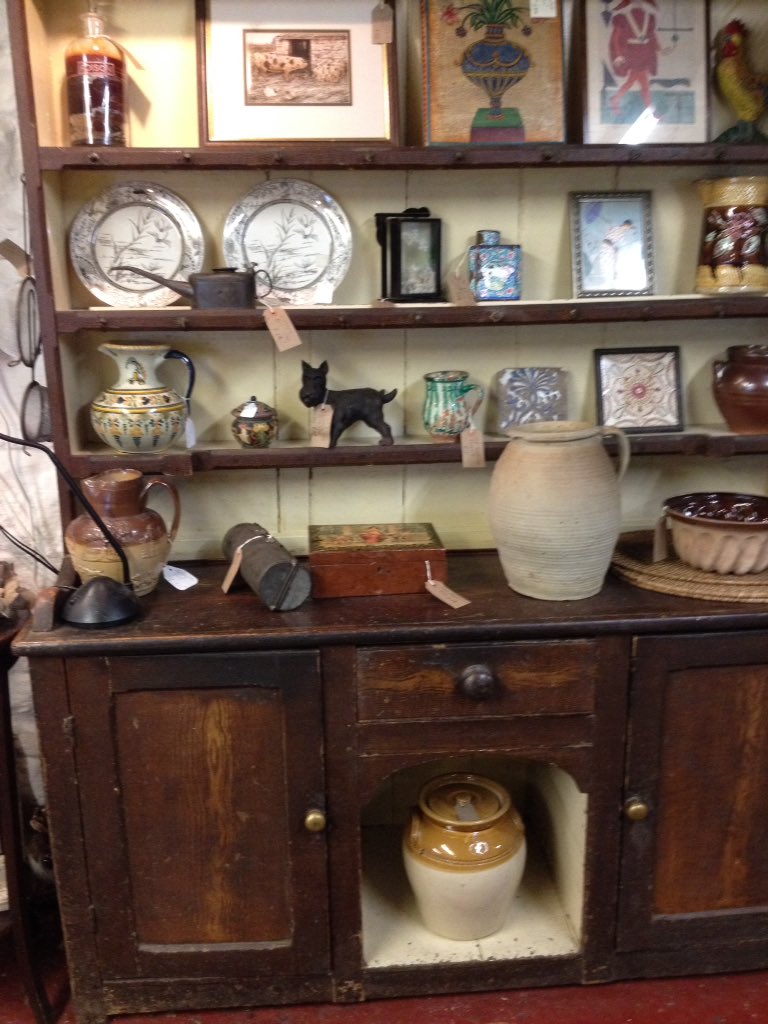 MalthouseNarb's tweet photo. #scumble paint #victorian#malthouse#antiques#wales https://t.co/1NOXK20Q4R
