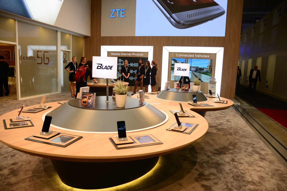 ZTE_es's tweet image. EL #IFA17 cae rendido ante la doble cámara del #BLADEV8 con efectos Bokeh y 3D Impresionante para un gama media con aspiraciones premium ;-)