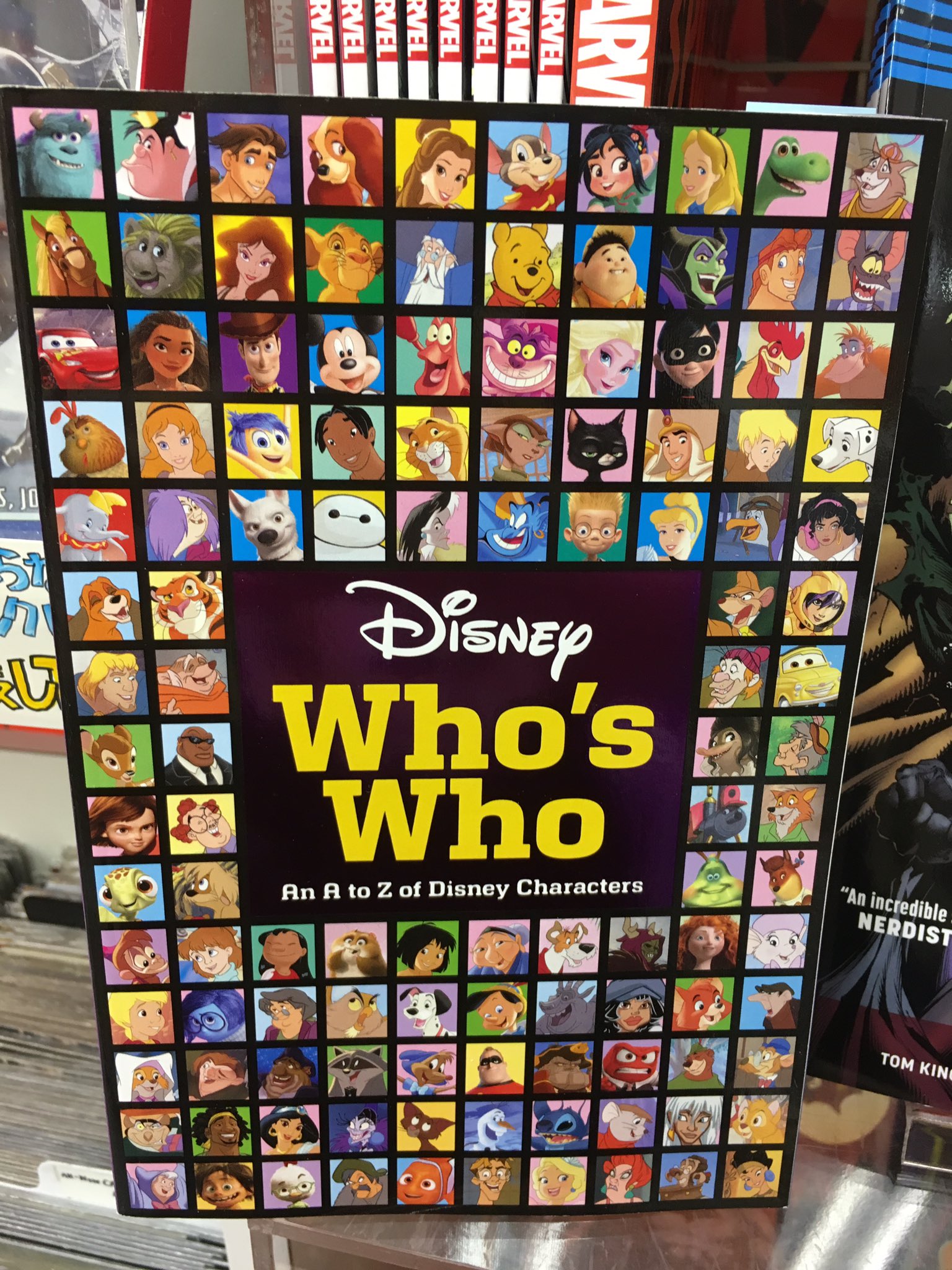 ブリスターコミックス ミッキーやミニー ディズニー プリンセスはもちろん トイストーリーやファインディング ニモなどのピクサー作品を含む500種類以上のディズニー キャラクターがこの1冊にギュッと詰まった ディズニー フーズ フー はネットでも好評