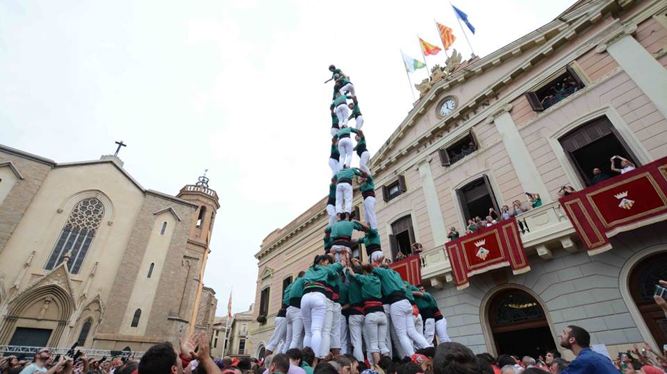 RadioSabadell's tweet photo. 🔊 [ÀUDIO] #fmsbd17: Narració del primer 3/9f descarregat pels @Saballuts en Festa Major 👉 https://t.co/KWEfdFOkBx https://t.co/QBazbgk5DA