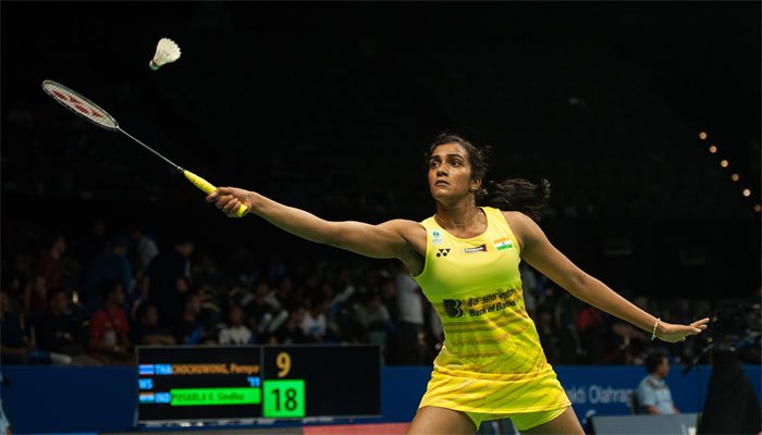 ZeeNewsSports's tweet image. Watch: PV Sindhu plays badminton with actor Sonu Sood, producer of her biopic

zeenews.india.com/badminton/watc…