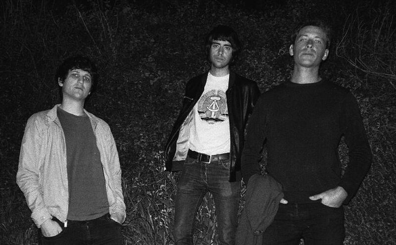 mindiesblog's tweet photo. Futuro Terror avanzan sin fisuras hacia su nuevo trabajo. Escucha su nuevo single 'Tumba de Cristal'. https://t.co/oXbvHxoODi @bcoredisc https://t.co/K1HTOPWVrP